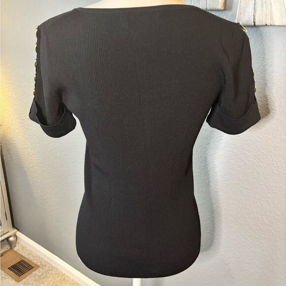 🎄Cable & Gauge Scoop Neck Ribbed Top with Gold Metal Accents - Picture 4 of 7